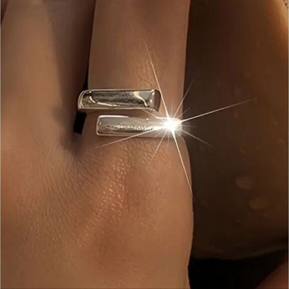 Bold Statement 925 Silver Women's Open Ring - Picture 5 of 6